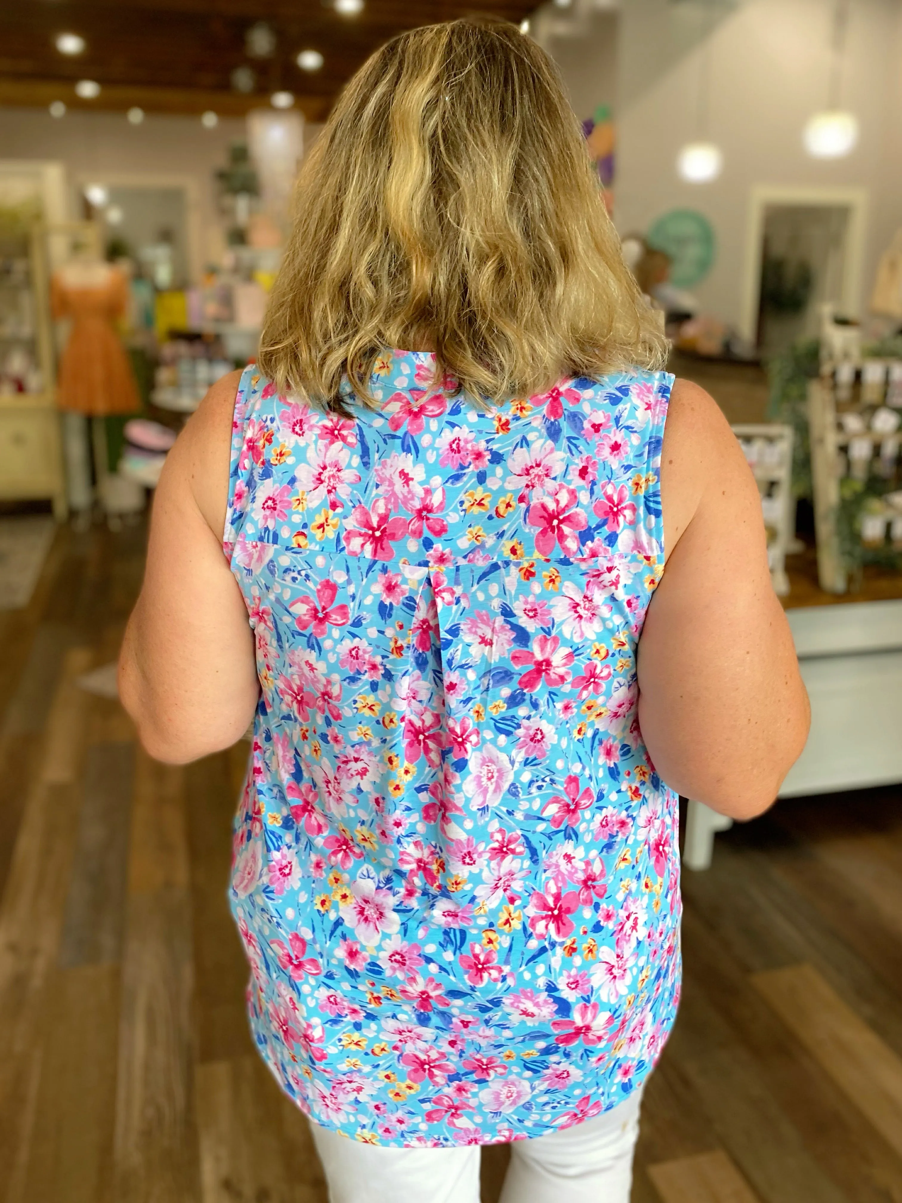 Liz Sleeveless Top in Curvy