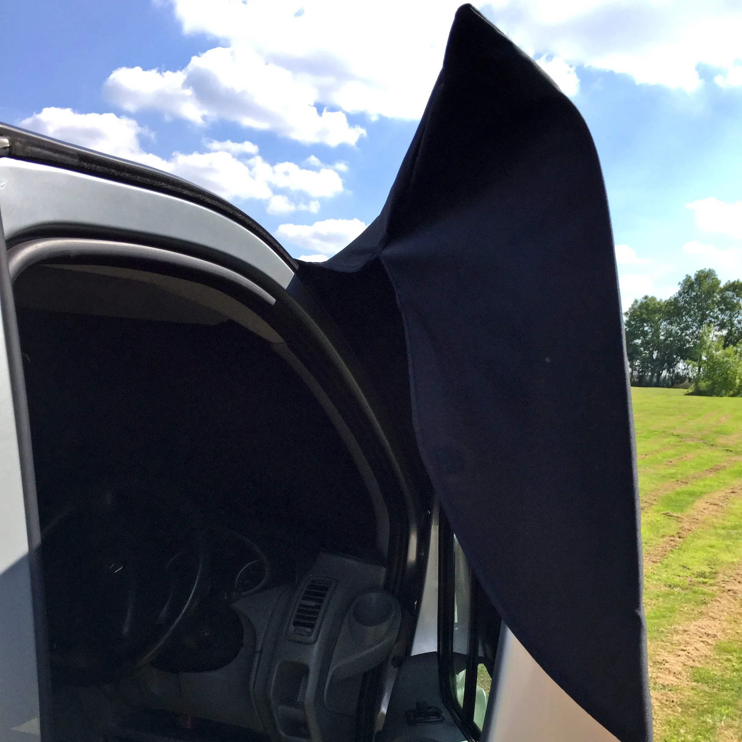 Trafic, Primastar, Vivaro Screen Wrap - Blaze Eyes